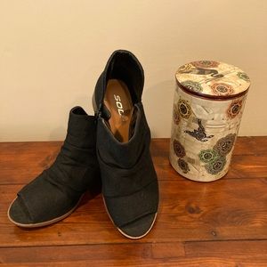 New! Open Toed Black Ankle Bootie 🌞